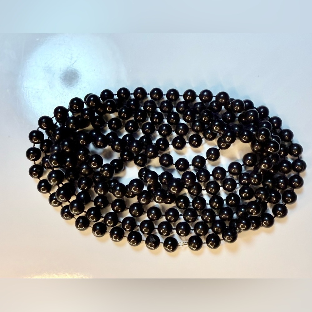 🧚🏻♀️ 3 Black Beaded Necklaces 30” - Picture 3 of 6